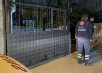 Adana’da bir kişi, evinde yatarken dışarıdan açılan ateş sonucu yaralandı