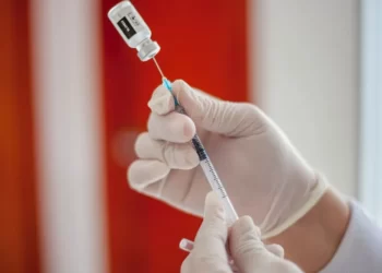 DSÖ, Covid-19 aşı tavsiyelerini revize etti: Her yaş için güvenli