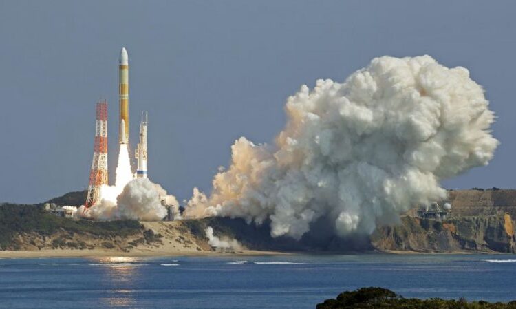 Japonya’nın gözlem uydusu taşıyan roketi fırlatma girişimi başarısız oldu