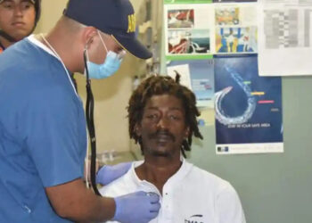 Ünlü ketçap markası, denizde kendi ürünleriyle hayatta kalan adama tekne alacak