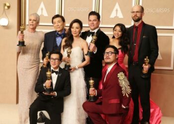 Oscar Ödülleri 2023: Everything Everywhere All At Once geceye damgasını vurdu