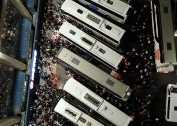 Depremi hatırlayan İstanbullu kenti terk ediyor