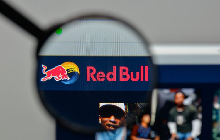 Red Bull Ailesi 8 milyar dolarlık servetle tüm Asya hanedanlarını geçti