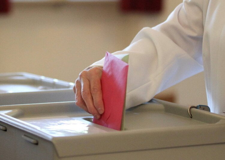 ORC'den yerel seçim anketi: 3 parti düşüşte, MHP yükselişte 1 ORC'den yerel seçim anketi: 3 parti düşüşte, MHP yükselişte