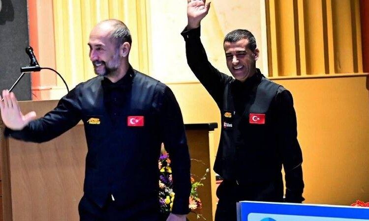 Türkiye bilardoda üst üste 3. kez dünya şampiyonu 1 Türkiye bilardoda üst üste 3. kez dünya şampiyonu