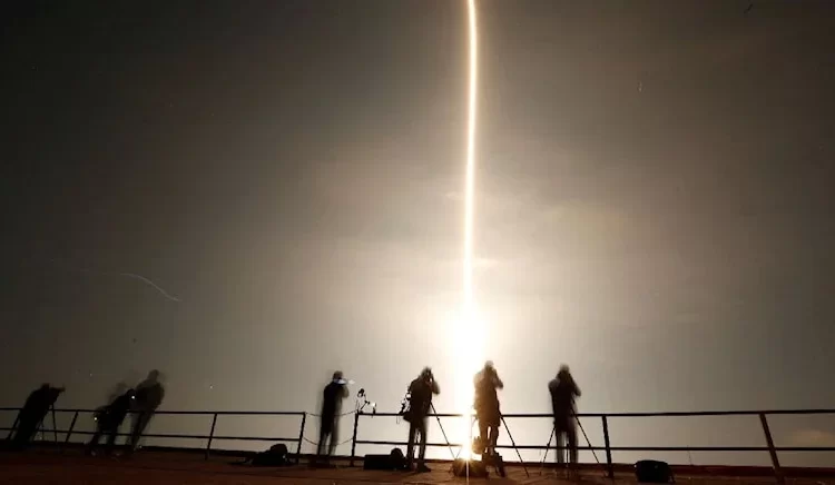 SpaceX görevde: Astronotları uzay istasyonuna gönderdi 1 SpaceX görevde: Astronotları uzay istasyonuna gönderdi