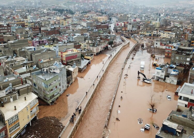 Sel felaketinde can kaybı 15’e yükseldi 1 Sel felaketinde can kaybı 15’e yükseldi