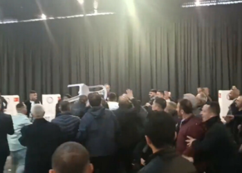 İYİ Parti’nin ‘ön seçimi’nde kavga çıktı, yumruklar konuştu