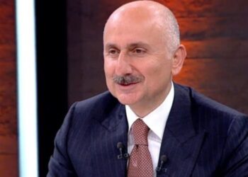 Bakan’a göre depremde internetin kesilmesi ‘normal’: Gerekliydi ki yapıldı
