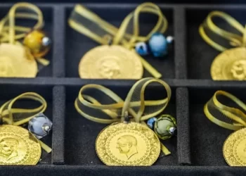 Altın fiyatları rekor tazeledi