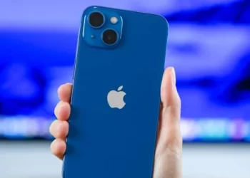 Apple’dan uyarı: Telefonu göğsünüze çok yaklaştırmayın