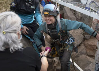 Denek olarak mağarada 500 gün yaşadı