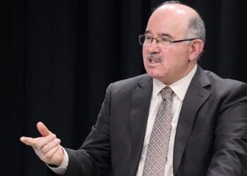 Eski AKP’li Bakan Çelik’ten seçim tahmini: İlk turda bitmez