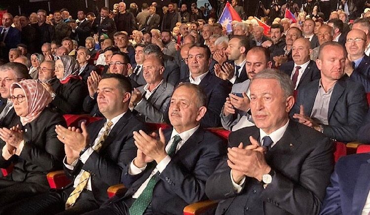 Akşener’in danışmanı, İYİ Parti’den aday olamayınca AK Parti’ye katıldı