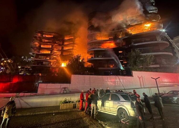 İzmir’deki yangın büyük ölçüde kontrol altında