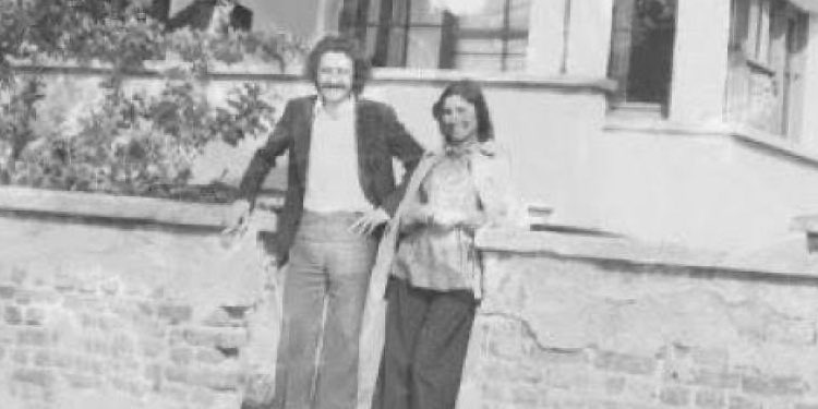 Kılıçdaroğlu ailesinin eski fotoğraf muhabbeti: Eh saçlar da fena değil 1 Kılıçdaroğlu ailesinin eski fotoğraf muhabbeti: Eh saçlar da fena değil