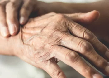 Bilim insanları Parkinson hastalığını erken teşhis edebilecek bir yöntem geliştirdi
