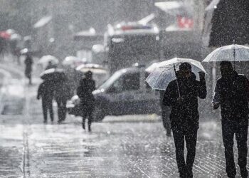 Meteorolojiden uyarı: 3 il dışında her yerde sağanak yağış var
