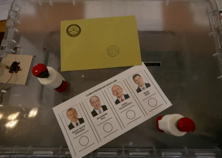 Son anket: İlk turda kazanan yok, ikinci turda Kılıçdaroğlu fark atıyor