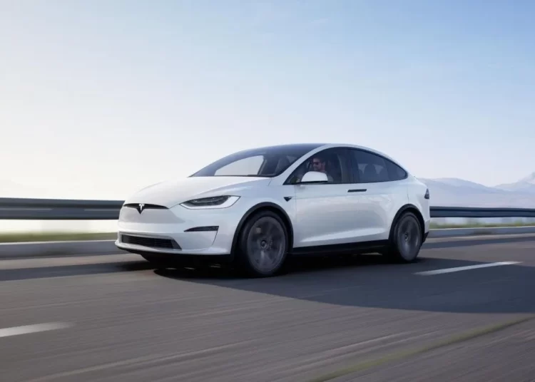 Tesla resmen Türkiye'de: Fiyatı belli oldu 1 Tesla resmen Türkiye’de: Fiyatı belli oldu