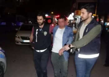 112 ekipleri müdahaleye gittiği şahıs tarafından saldırıya uğradı