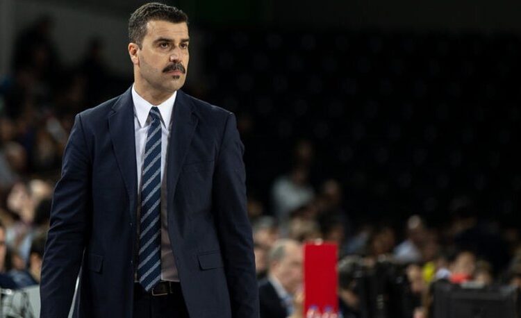 İspanya'da skandal: Türk Telekom Başantrenörü Erdem Can hastaneye kaldırıldı 1 İspanya’da skandal: Türk Telekom Başantrenörü Erdem Can hastaneye kaldırıldı