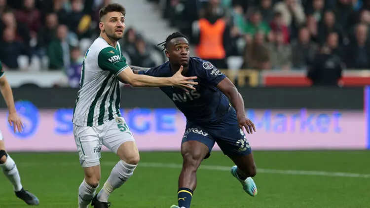 Fenerbahçe'den kritik puan kaybı! Zirve yolunda Giresunspor'a takıldı 1 Fenerbahçe’den kritik puan kaybı! Zirve yolunda Giresunspor’a takıldı