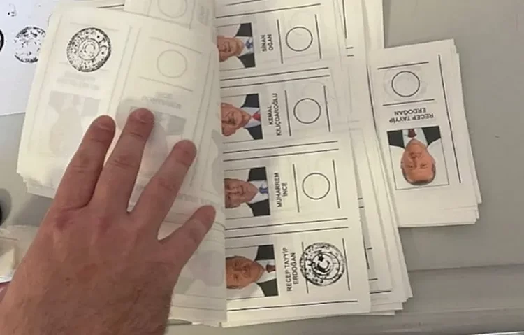 İstanbul'da sandık sonuçları: Kılıçdaroğlu'ndan Erdoğan'a fark 1 İstanbul’da sandık sonuçları: Kılıçdaroğlu’ndan Erdoğan’a fark