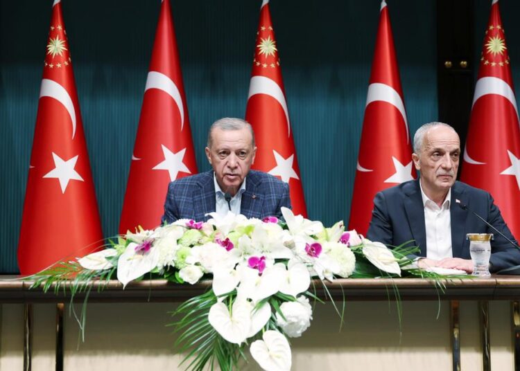 Kamu işçilerine yüzde 45 zam yapıldı 1 Kamu işçilerine yüzde 45 zam yapıldı