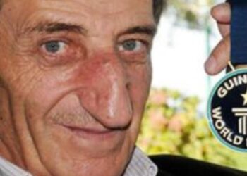 Dünyanın en uzun burunlu insanı vefat etti