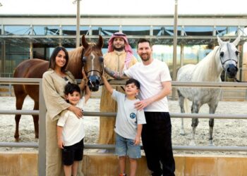 PSG’de kadro dışı kalan Lionel Messi, özür diledi