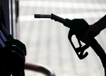 Benzine ve motorine indirim geliyor