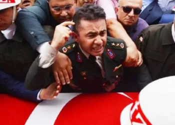 Şehit kardeşinin tabutunun başında söyledikleri gündem olmuştu: Yarbay Mehmet Alkan adını değiştirdi