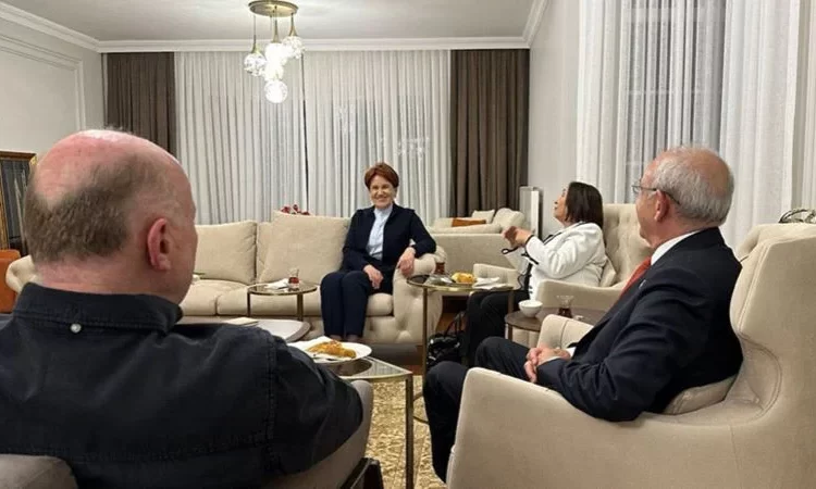 Kılıçdaroğlu ve eşi, Akşener ailesini ziyaret etti 1 Kılıçdaroğlu ve eşi, Akşener ailesini ziyaret etti