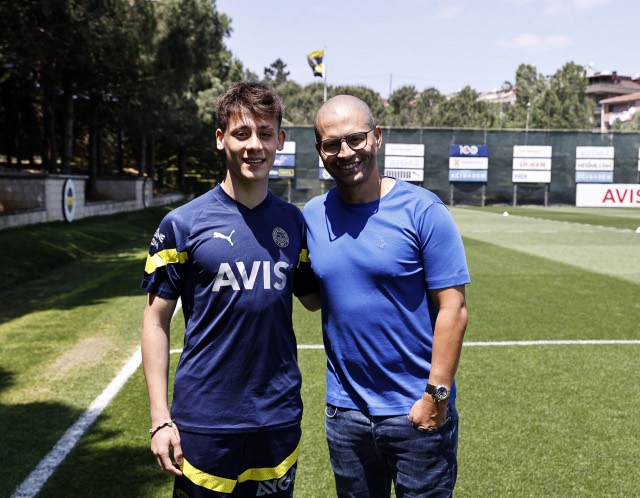 Fenerbahçelileri duygulandıran buluşma: Alex ve Arda bir araya geldi 1 Fenerbahçelileri duygulandıran buluşma: Alex ve Arda bir araya geldi