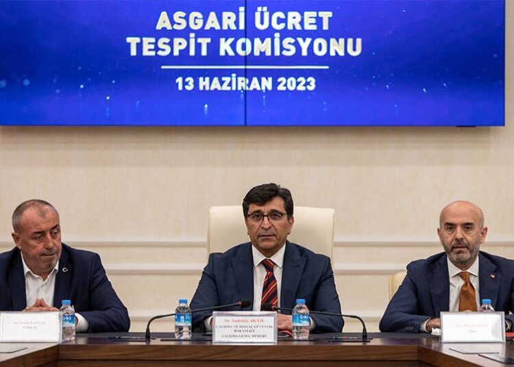 Asgari ücretlinin gözü kulağı bugün yapılacak toplantıda 1 Asgari ücretlinin gözü kulağı bugün yapılacak toplantıda