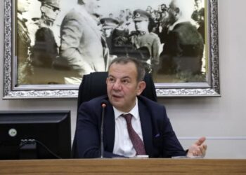 CHP’li Başkan, heykelini dikmek için Erdoğan’dan izin istedi