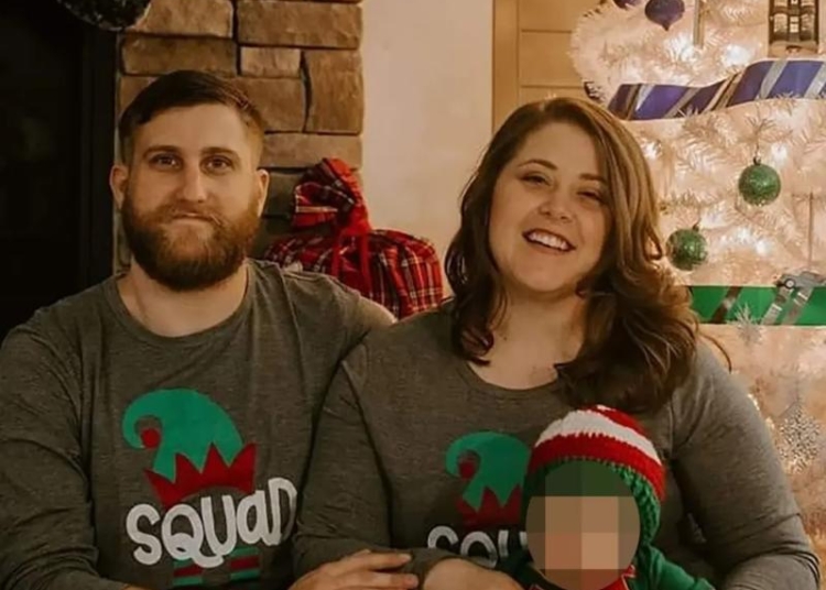 İki yaşındaki çocuk, 33 haftalık hamile annesini tabancayla öldürdü