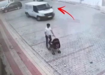 Diyarbakır’da 7 yaşında çocuk, babasının arabasıyla kardeşini ezdi