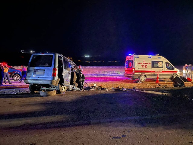 Gaziantep'te katliam gibi kaza: 6 kişi hayatını kaybetti 1 Gaziantep’te katliam gibi kaza: 6 kişi hayatını kaybetti