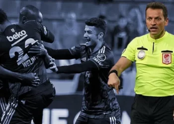 Maçı bitirdi sonra penaltı kararı verdi