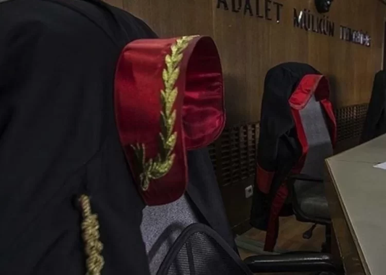 Erdoğan'ın adaylığının Anayasa’ya aykırı olduğunu savunan hakime soruşturma 1 Erdoğan’ın adaylığının Anayasa’ya aykırı olduğunu savunan hakime soruşturma