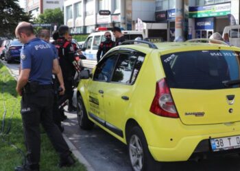 İki taksici müşteri için kavga etti: 1 ölü