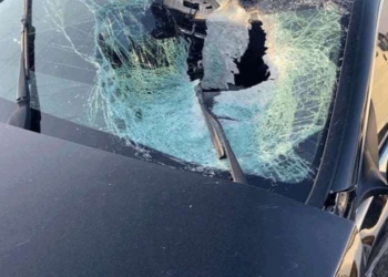 Karşı yoldan fırlayan taş arabanın camını kırdı, THY pilotu şoför hayatını kaybetti