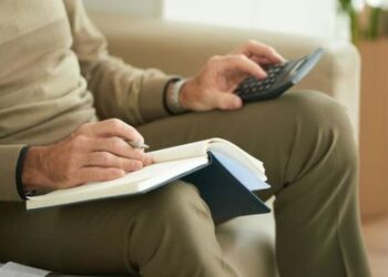 Maaşların üçte ikisi gıda, konut ve ulaşıma gidiyor