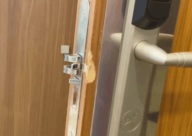 CHP’li vekilin Meclis’teki odasının kapısı zorlanarak açılmış