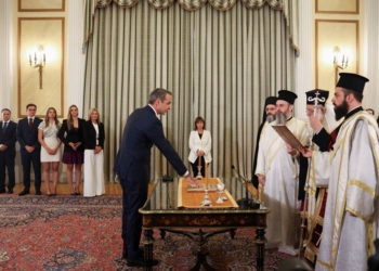 Yunanistan’da seçimin galibi Miçotakis yeniden başbakan oldu