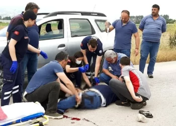 Oto yıkamacı, dükkanına su kaçıran komşusunu vurdu