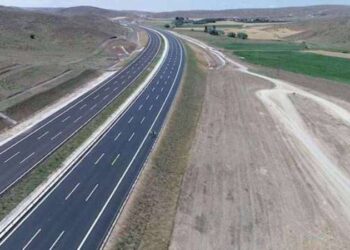 Dövizdeki yükseliş otoyol ihalelerini 5. kez erteletti