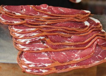 Pastırma fiyatları cep yakıyor: Dilimi 8 lira